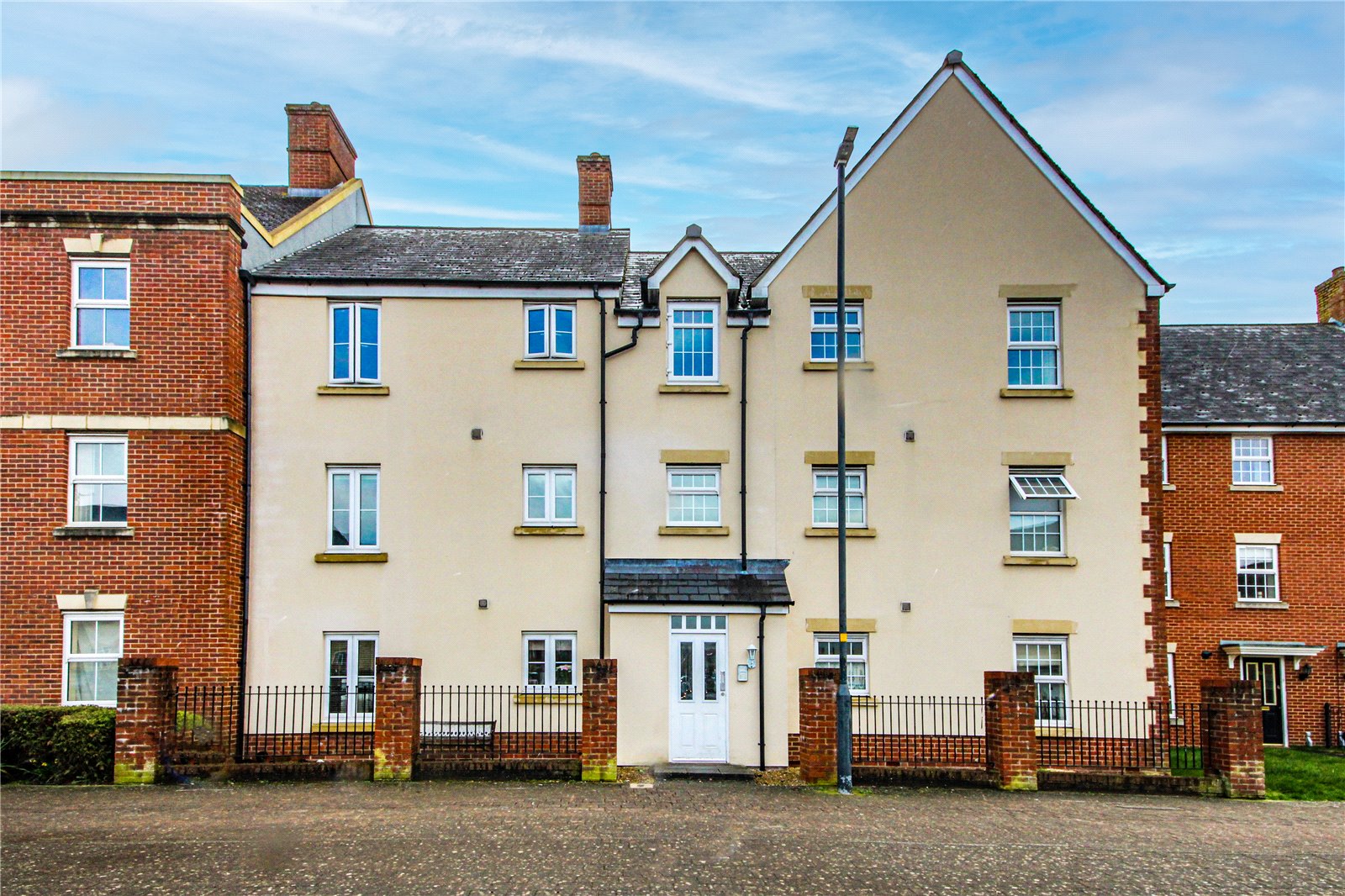 2 bedroom Apartment for rent in Swindon