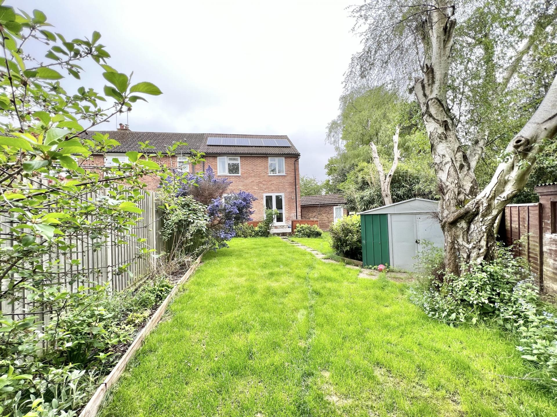 3-bedroom-end-of-terrace-house-for-rent-in-camberley