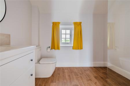 Main Bedroom Ensuite