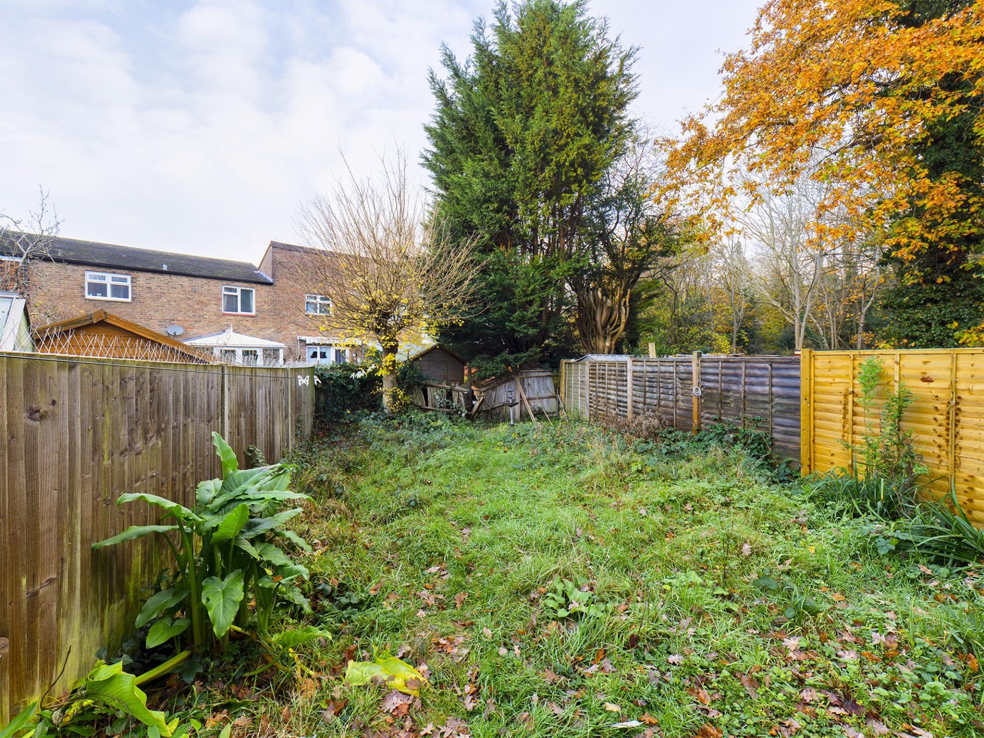 4 bedroom End of Terrace House for sale in Crawley