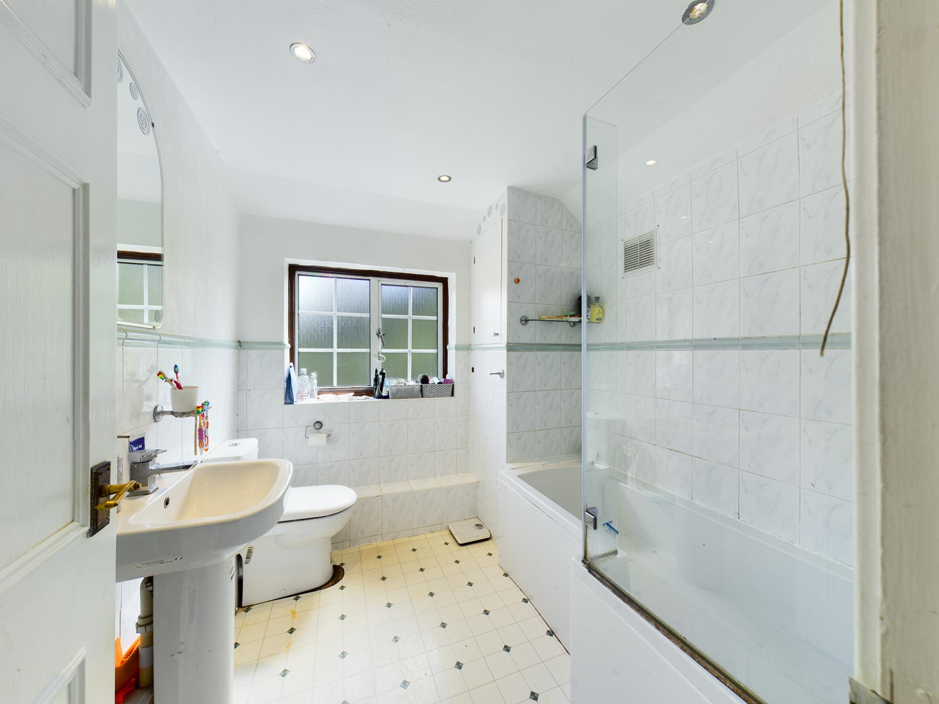 3 bedroom House for sale in Crawley