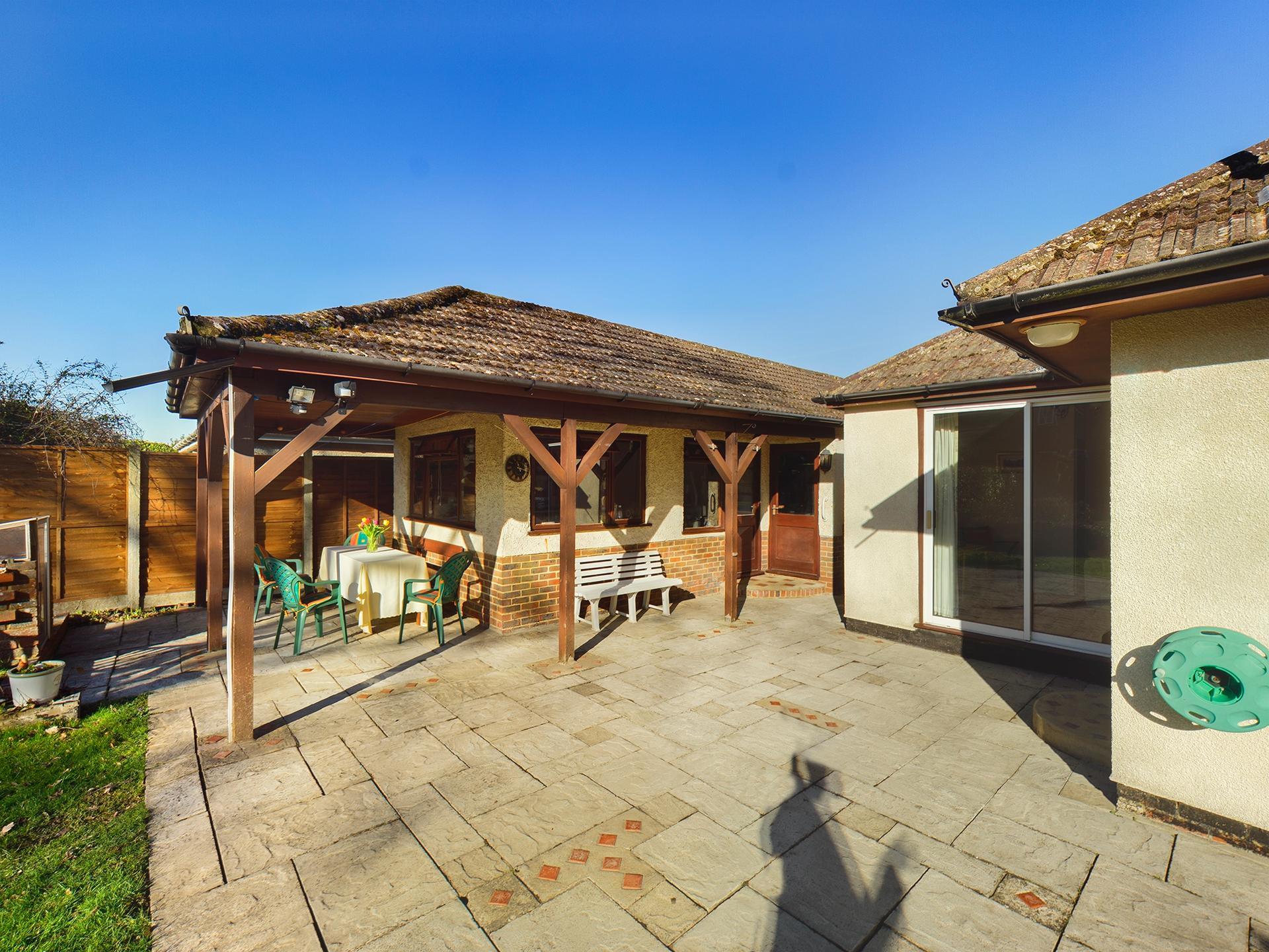 3 bedroom Bungalow for sale in Crawley