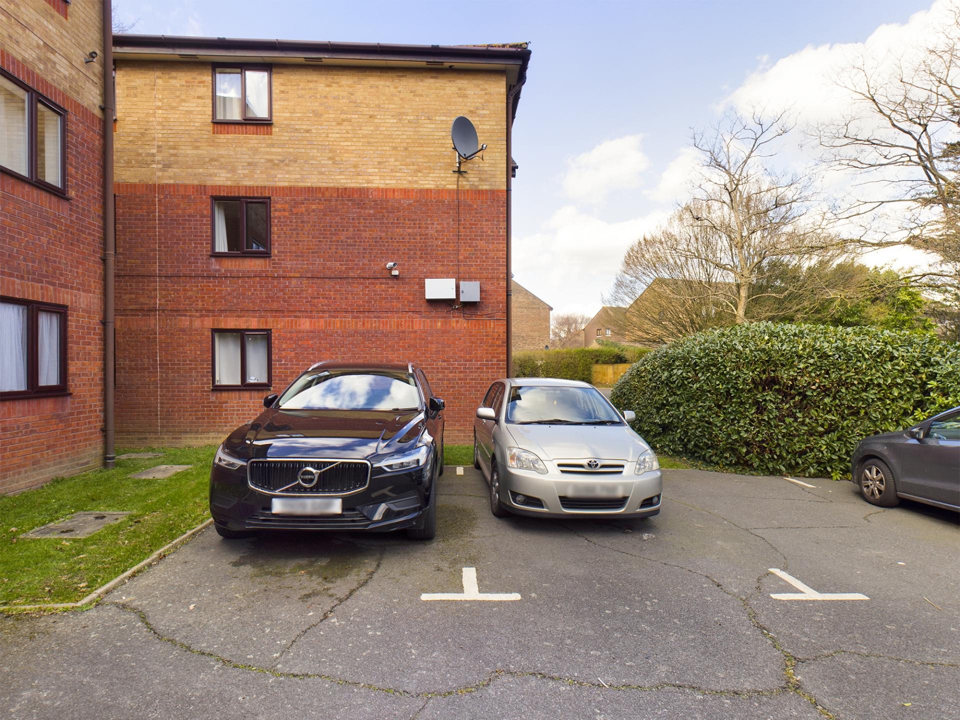 2 bedroom Flat for sale in Crawley