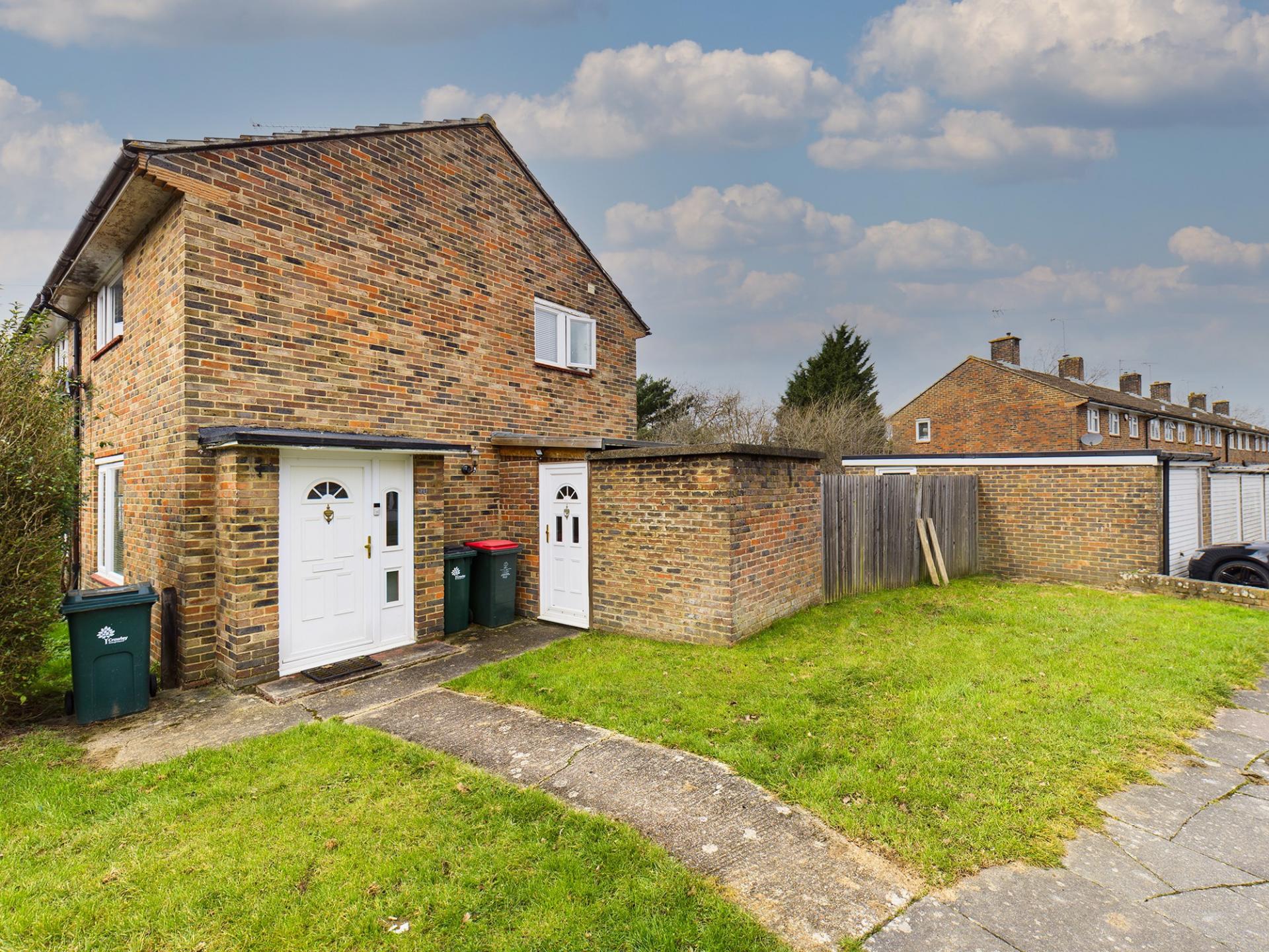 2 bedroom House for sale in Crawley