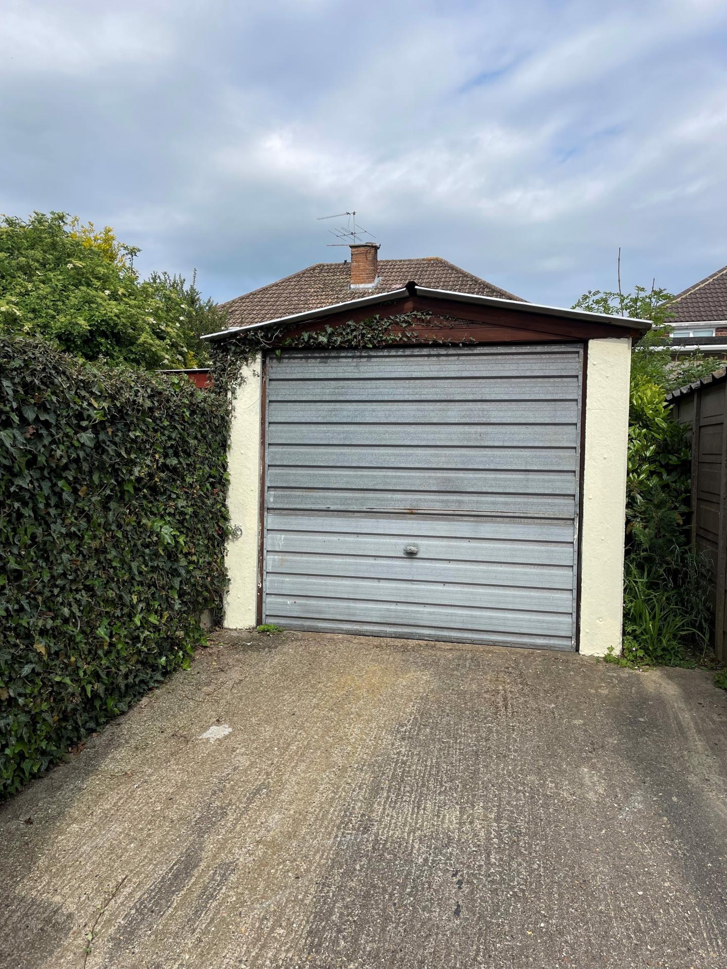 3 bedroom House for sale in Crawley