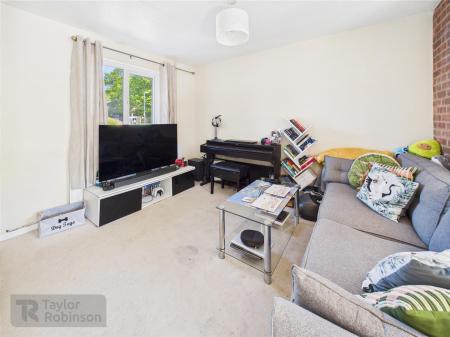 CAM02600G0-PR0452-STILL005.jpg