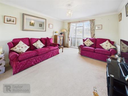 CAM02600G0-PR0453-STILL014.jpg