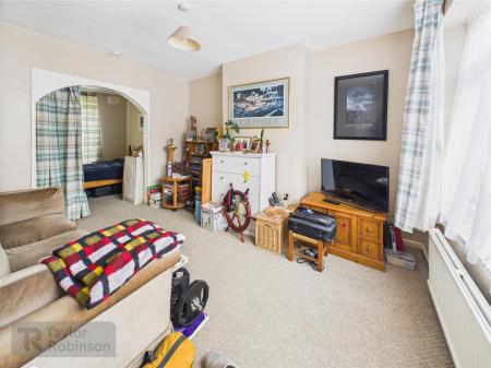 CAM02600G0-PR0464-STILL007.jpg