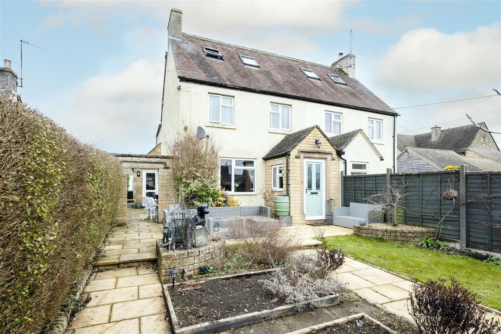 3 bedroom SemiDetached House for sale in Bourton on the Water