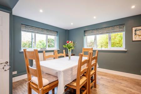 Cottage - Dining Room