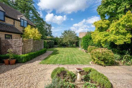 Main House - Garden