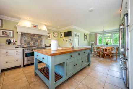 Kitchen / Breakfast Room