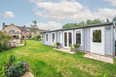 Rear Garden & Summer House