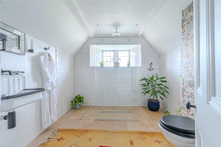 Top Floor Apartment Shower Room