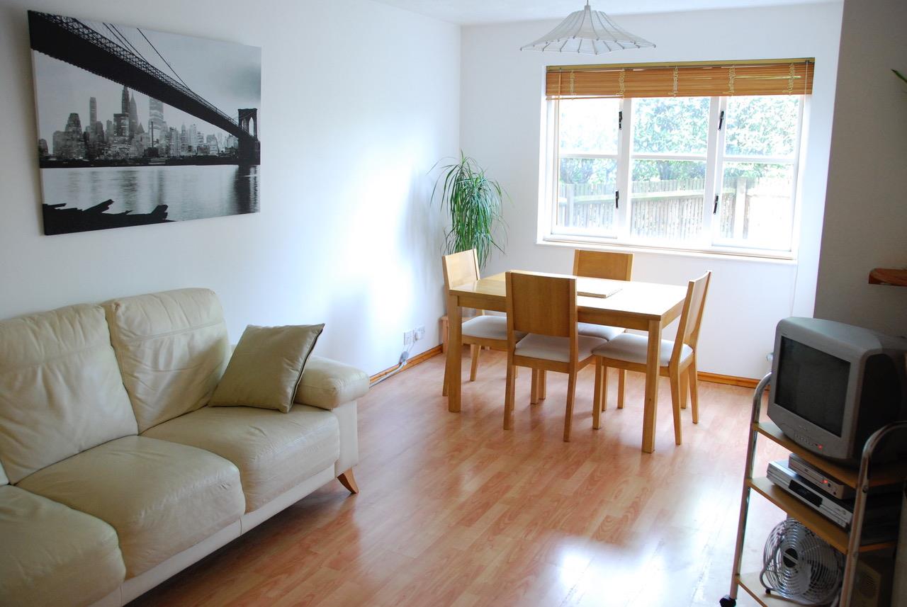 2 bedroom Flat for sale in London