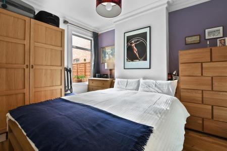 Redfern Rd Harlesden - Bedroom 1 - 3_low.jpg