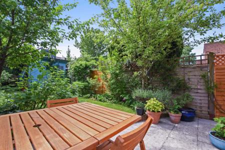 Redfern Rd Harlesden - Garden - 2_low.jpg