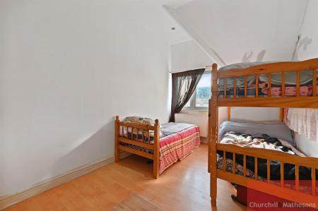 BCCHMAH - Flat 2, 109 High Street - Bedroom 1 A (4