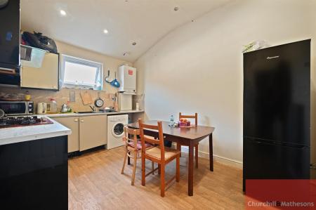 BCCHMAH - Flat 2, 109 High Street - Kitchen (4).jp