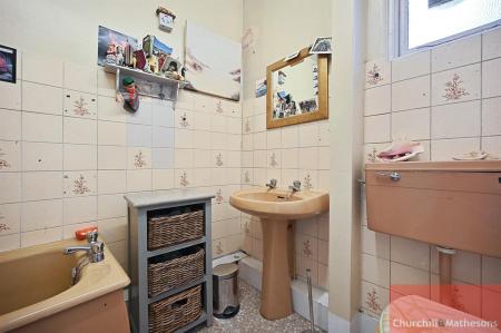 BCCHMAH - 105 Wrottesley Road - Bathroom (4).jpg