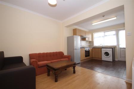 Lounge & Kitchen