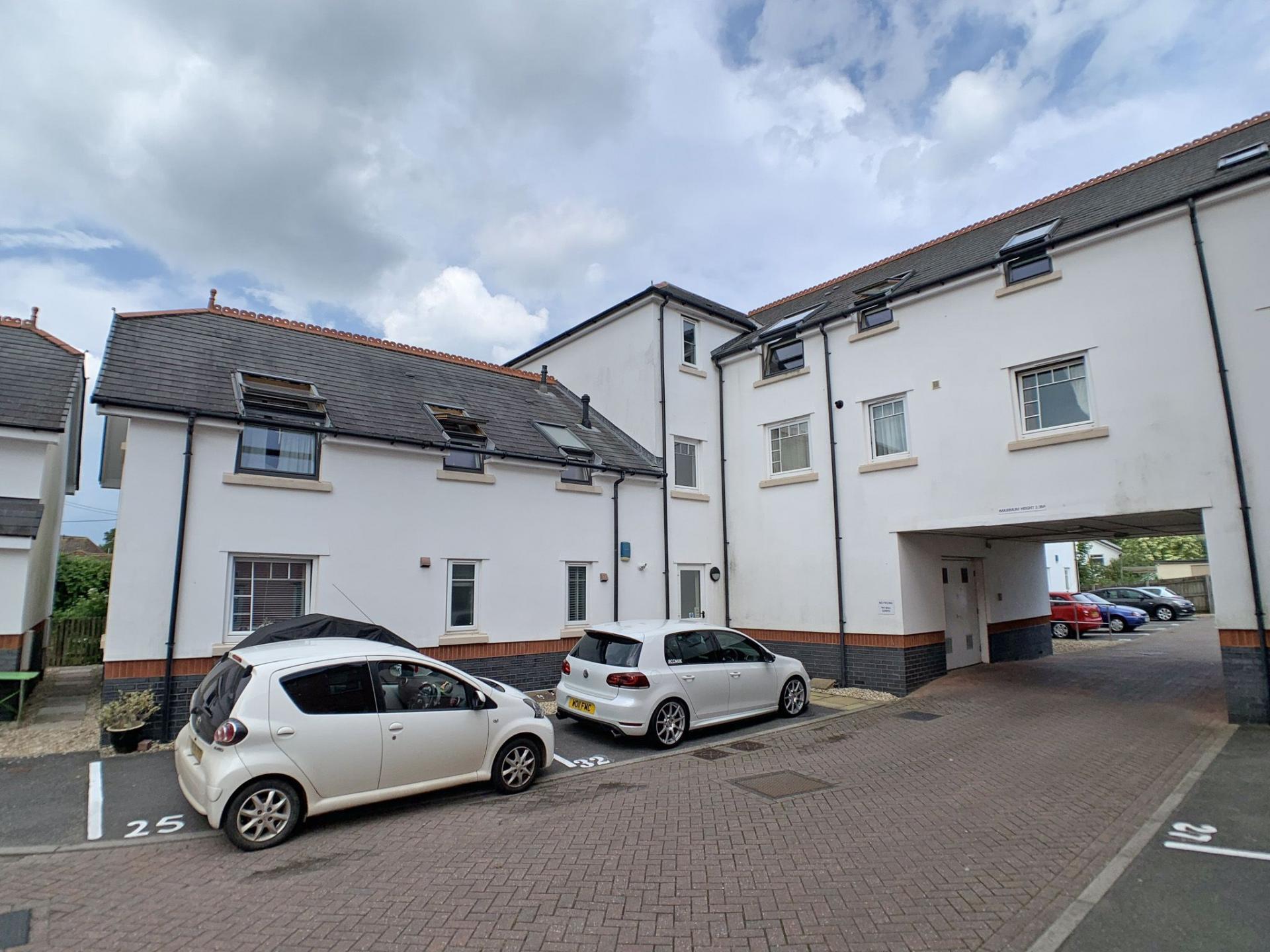 2 bedroom Flat for sale in Sidmouth