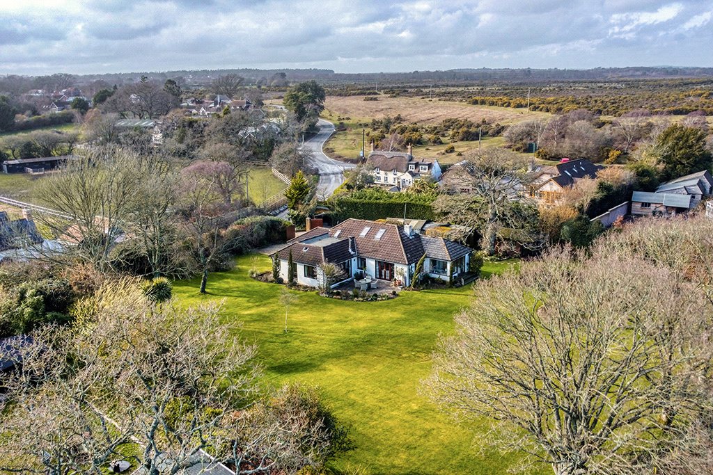 4 bedroom Detached Bungalow for sale in Lymington