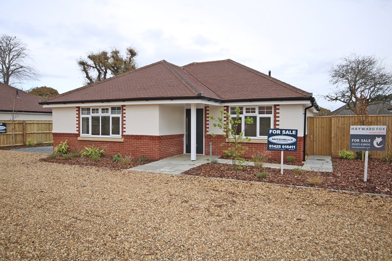 3 bedroom Bungalow for sale in New Milton