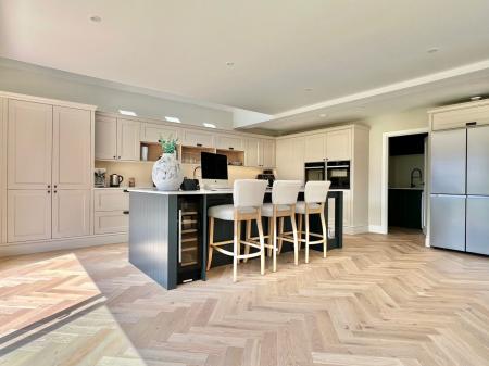 0f824d37-a05c-483b-80e8-553bf01b1da6