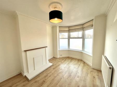 FRONT ROOM