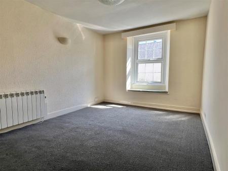 Lounge 2.jpg