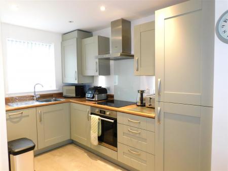 85 sw kitchen.JPG