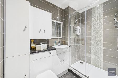 Main Bedroom Two Ensuite