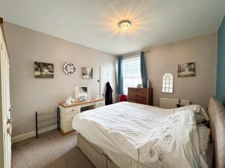 Bedroom 1.jpg