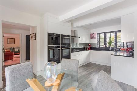 Kitchen/Breakfast