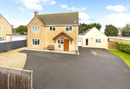 4 Barn Close