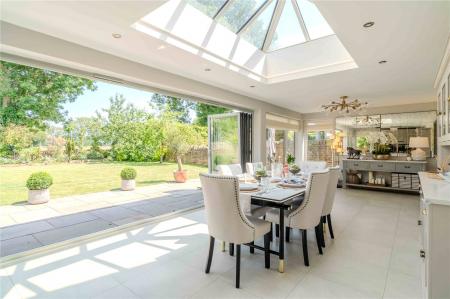 Kitchen/Dining