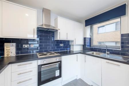 Miles Close 6 - Kitchen