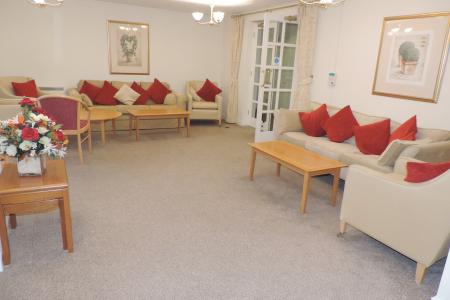 COMMUNAL LOUNGE