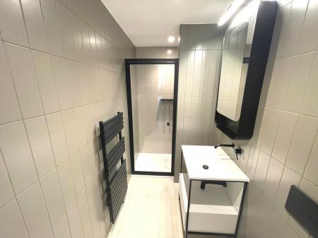 bathroom 1 - to use.jpg