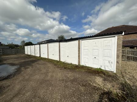 En Bloc Garage