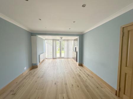 INTERCONNECTING RECEPTION ROOMS
