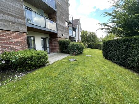 FRONT GARDEN