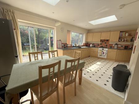 KITCHEN/DINER