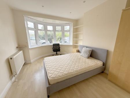FRONT LOUNGE