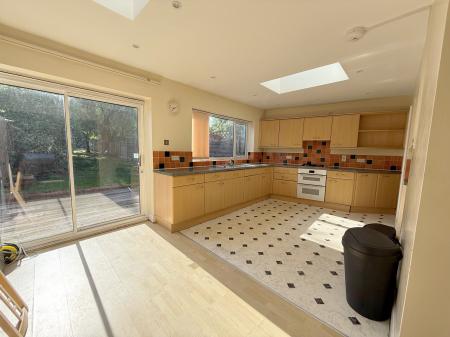 KITCHEN-DINER