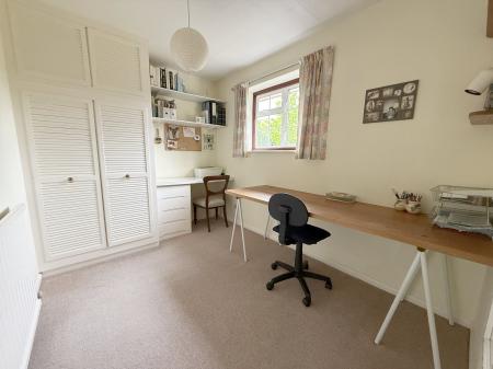 BEDROOM 4