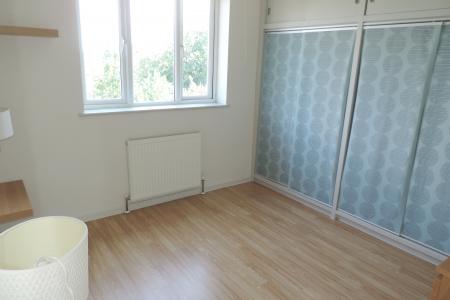 bedroom1.jpg