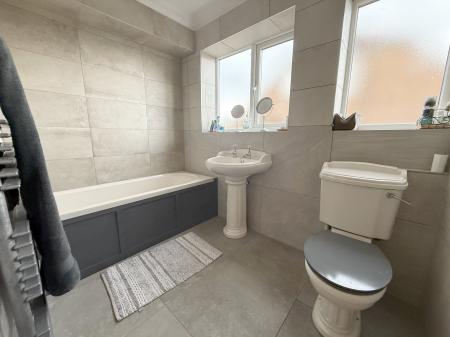 DS BATHROOM