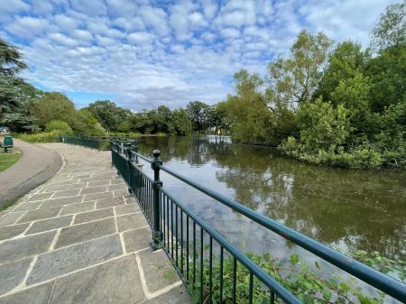 OAKMERE PARK